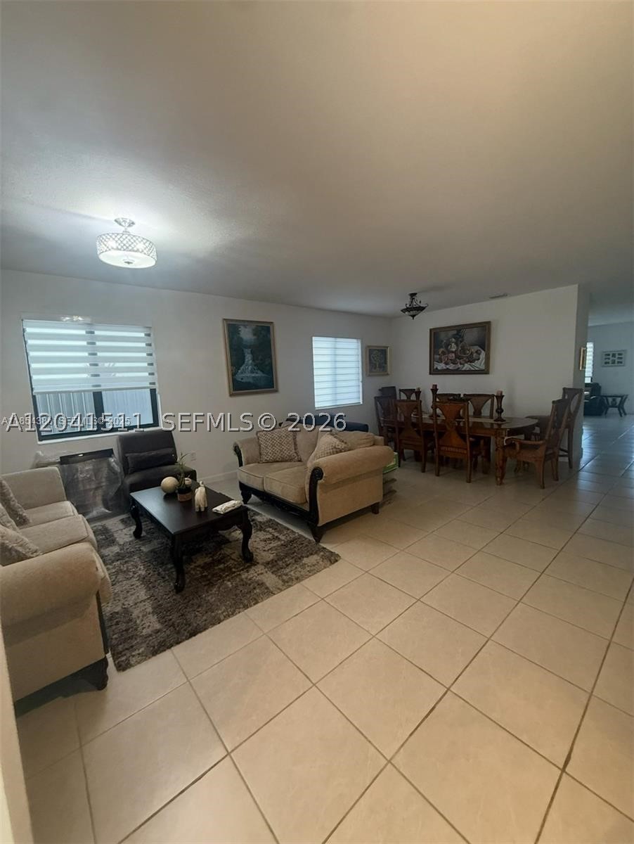SILVER PALMS MIDTOWN - Residential