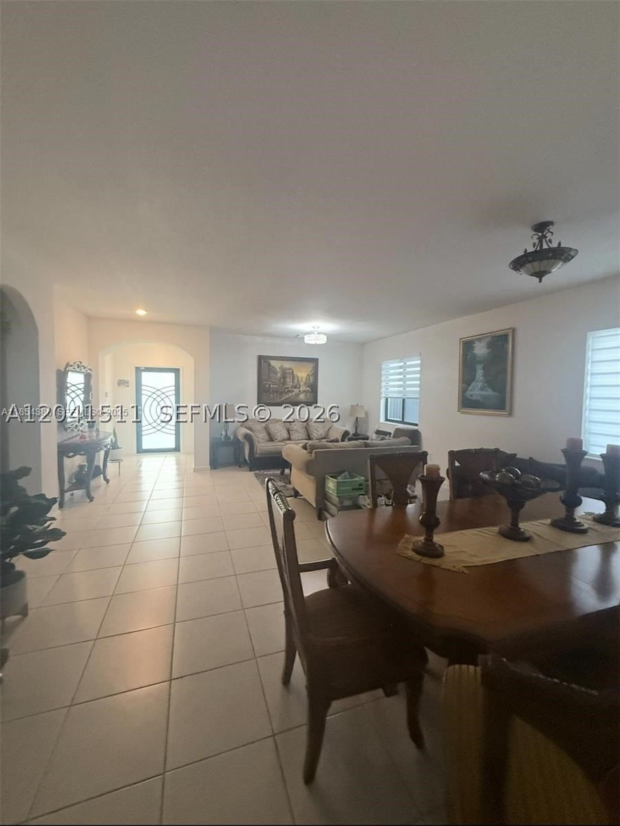 SILVER PALMS MIDTOWN - Residential