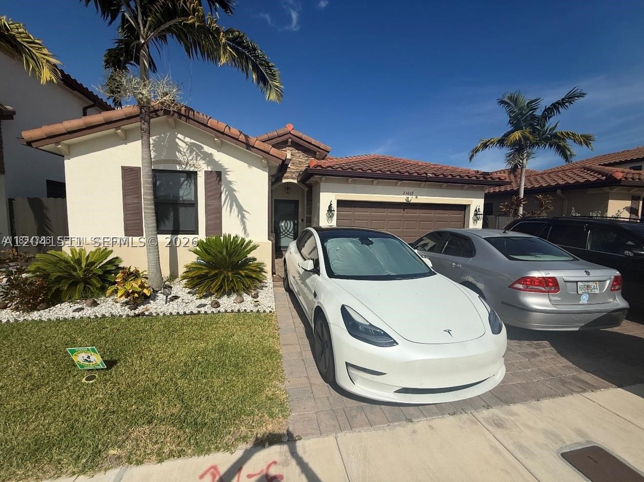 SILVER PALMS MIDTOWN - Residential