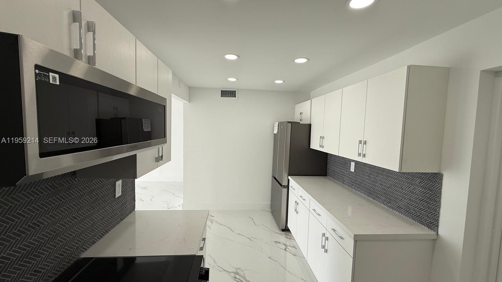 ANDOR PLAZA CONDO - Residential