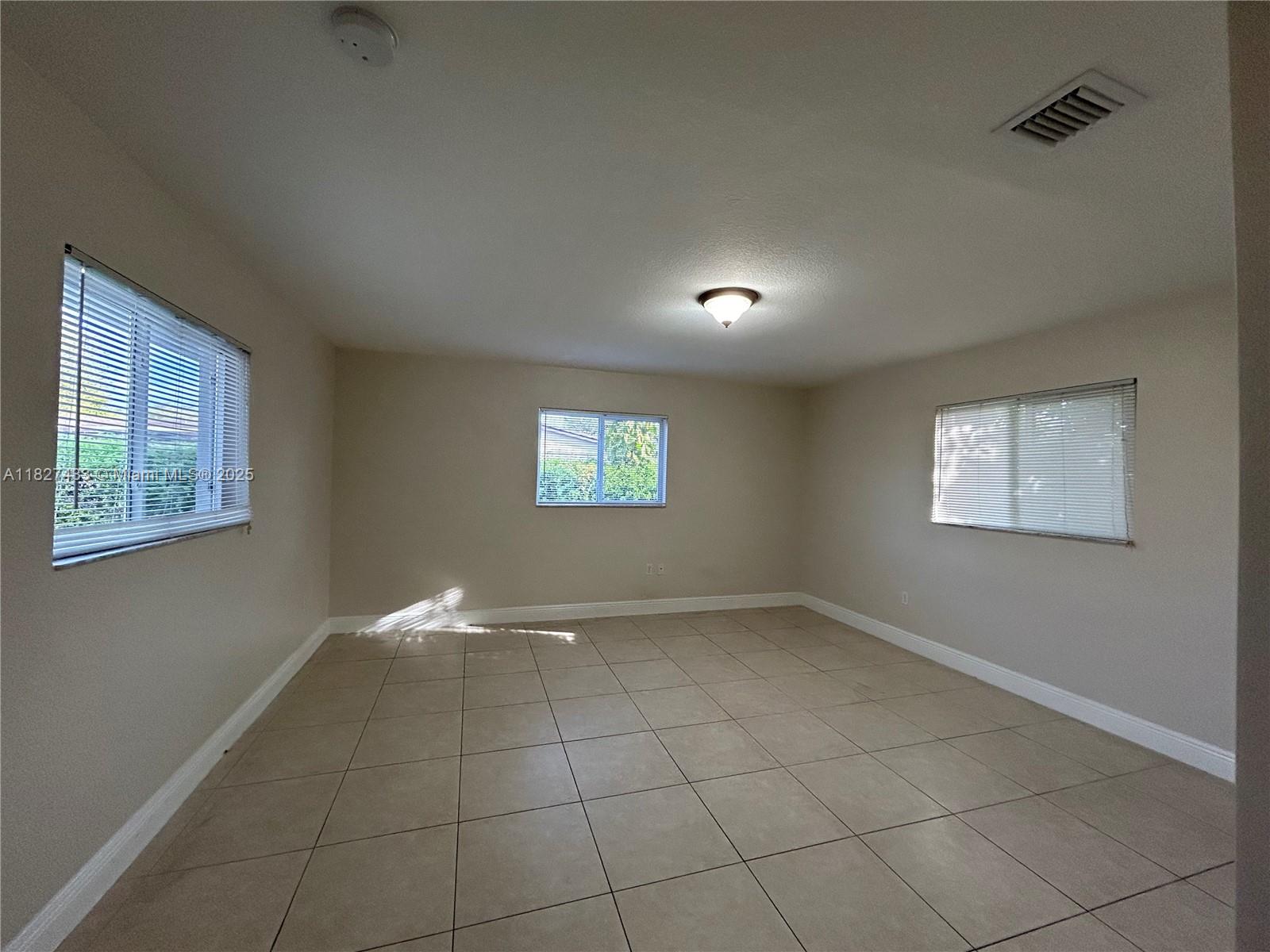 Snapper Crk Park Un 1 - Residential Lease