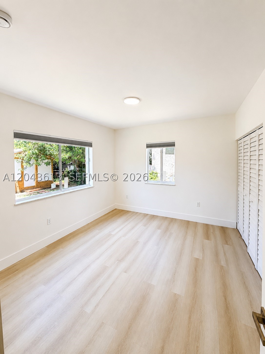 SUNSET ISLES SEC 4 - Residential