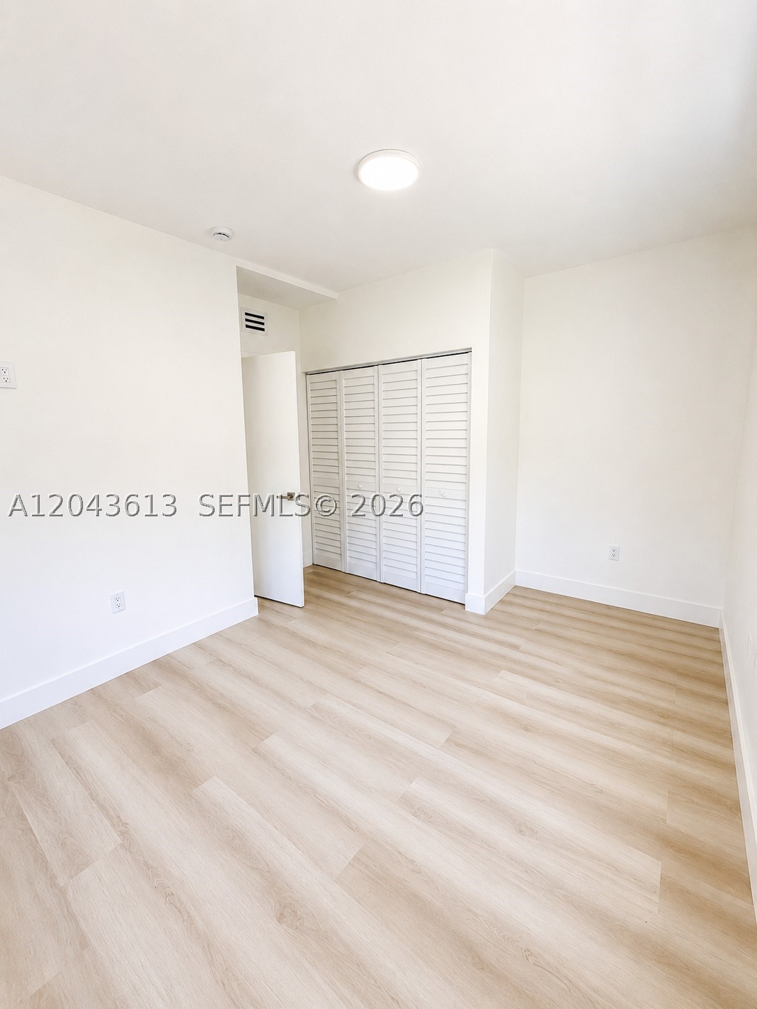 SUNSET ISLES SEC 4 - Residential