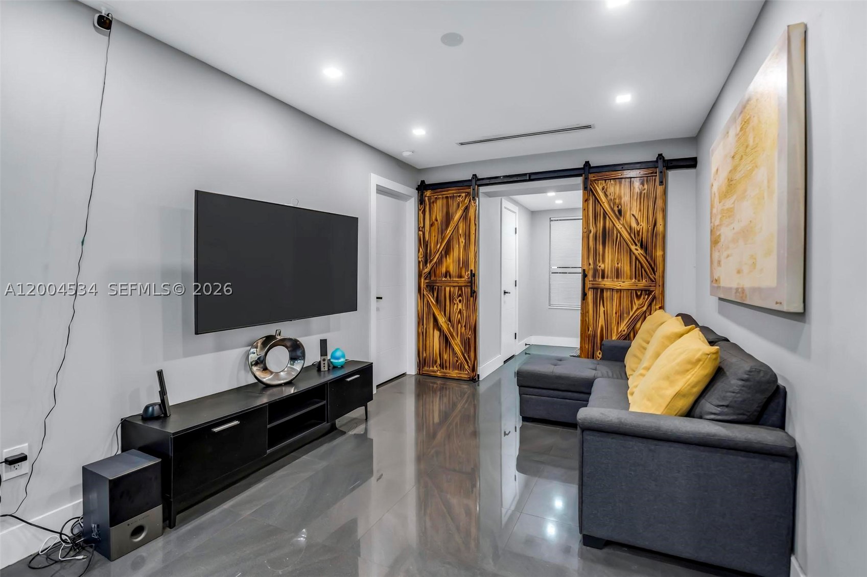 17 AVE MANOR 2ND ADDN - Residential