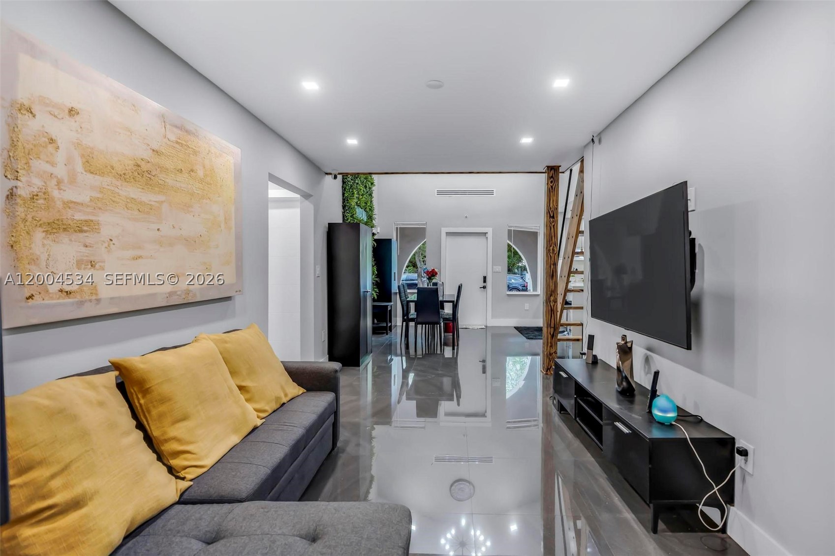 17 AVE MANOR 2ND ADDN - Residential