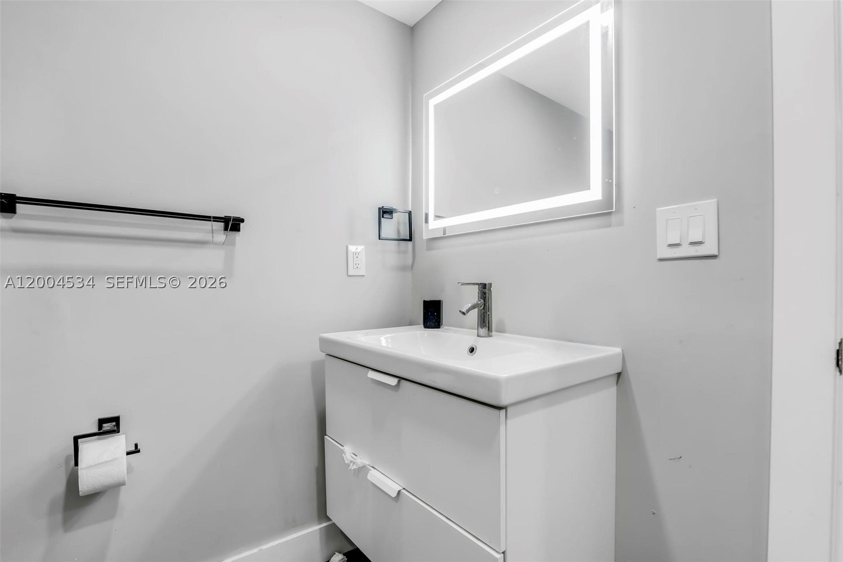 17 AVE MANOR 2ND ADDN - Residential