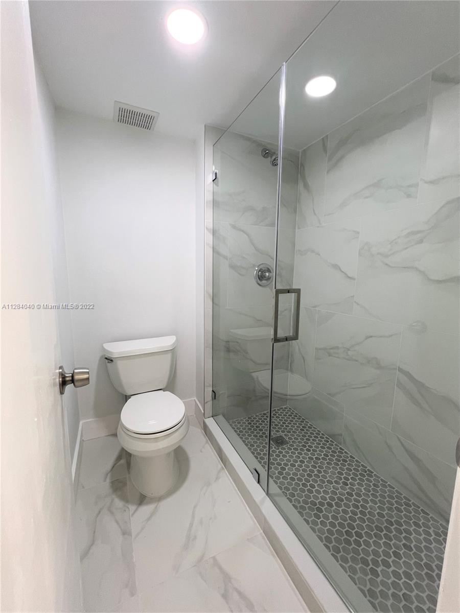 WESTON LAKES 21 INC CONDO - Residential Lease