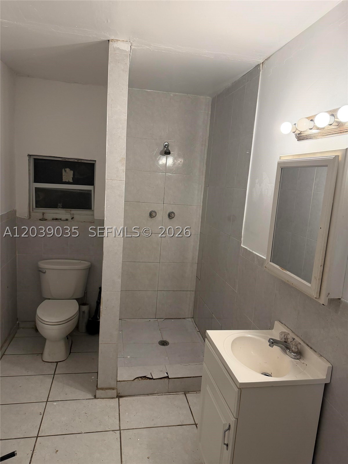 QUEENS PARK - Residential