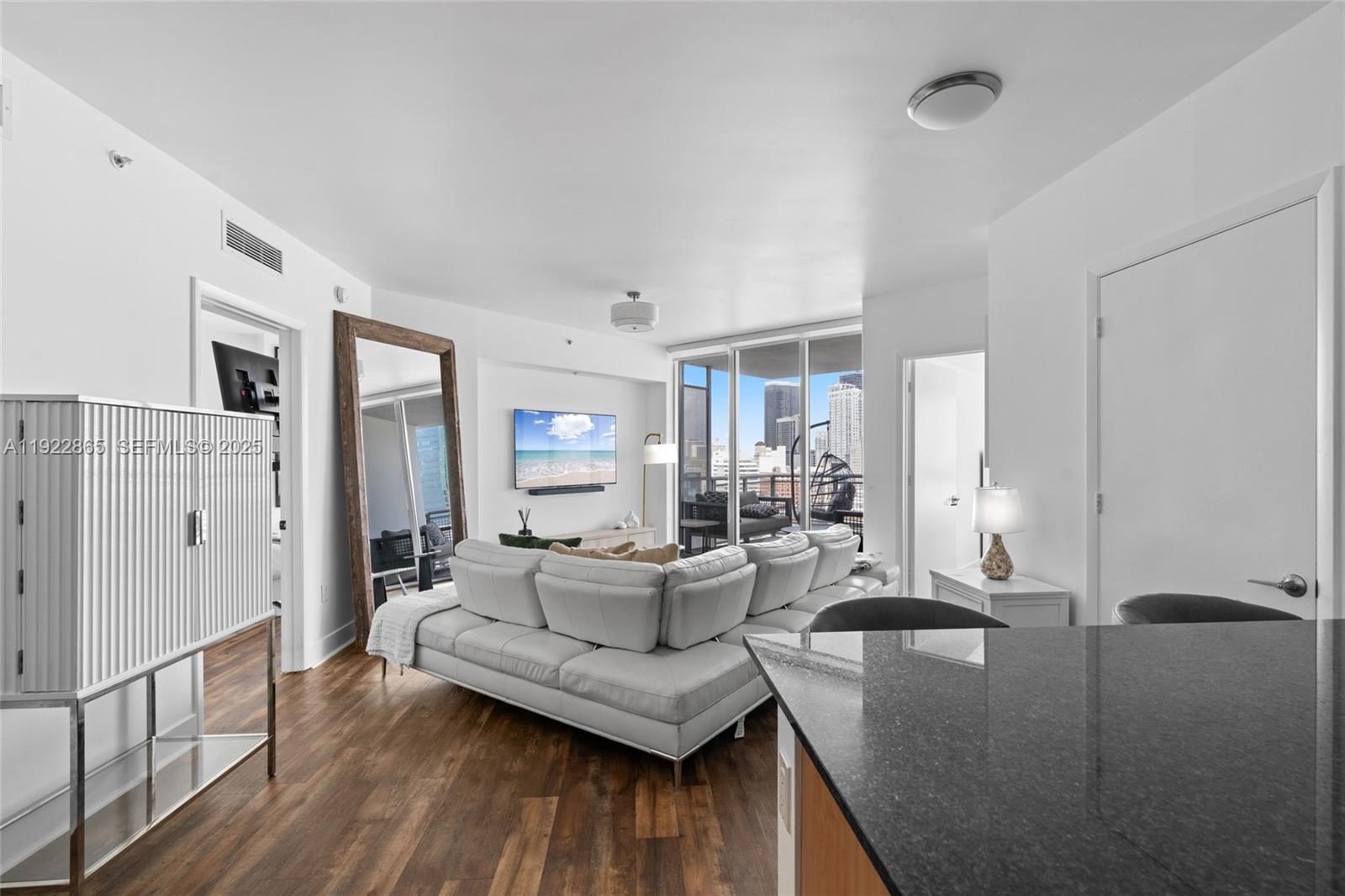 WIND CONDO - Residential Lease