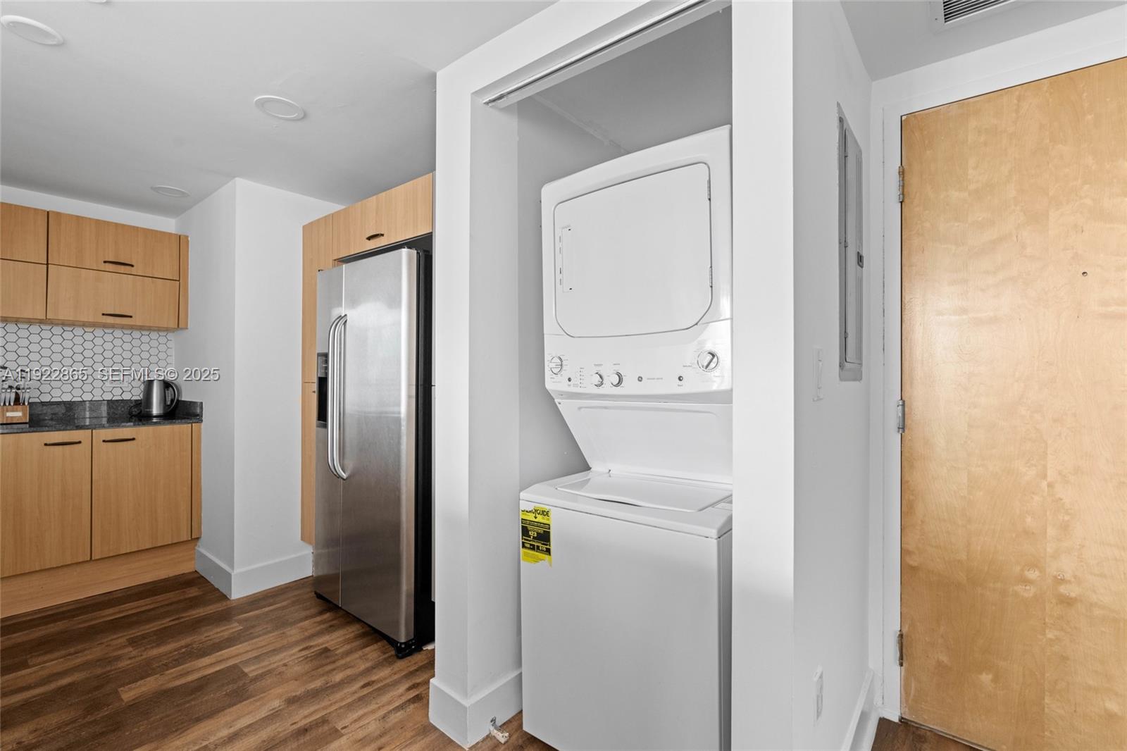WIND CONDO - Residential Lease
