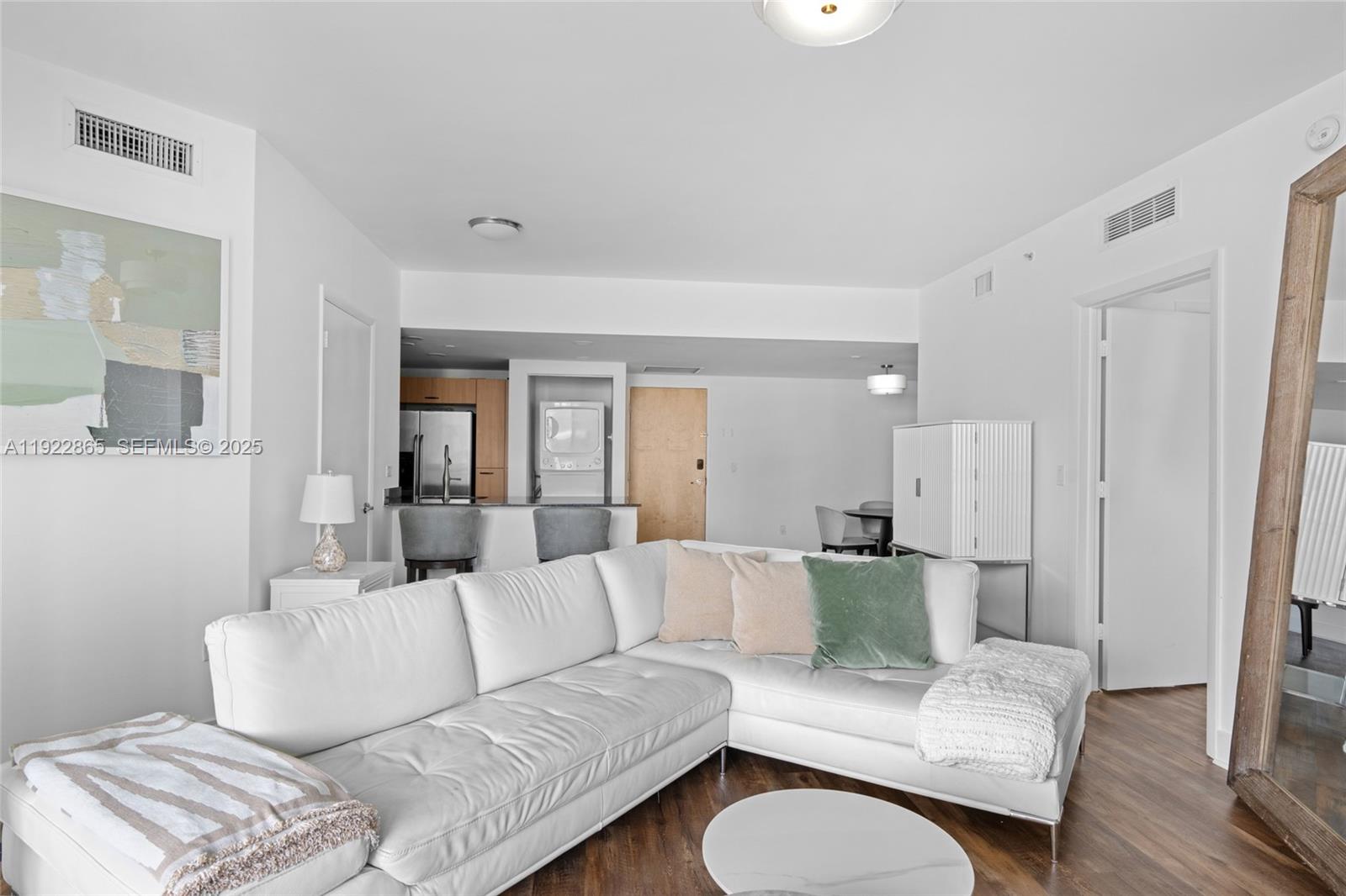 WIND CONDO - Residential Lease