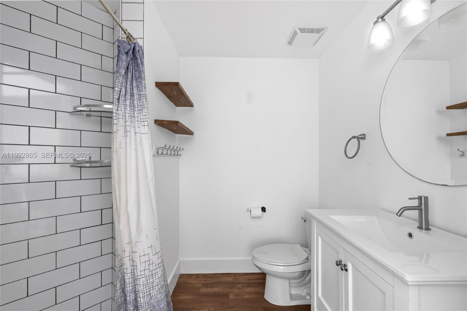 WIND CONDO - Residential Lease
