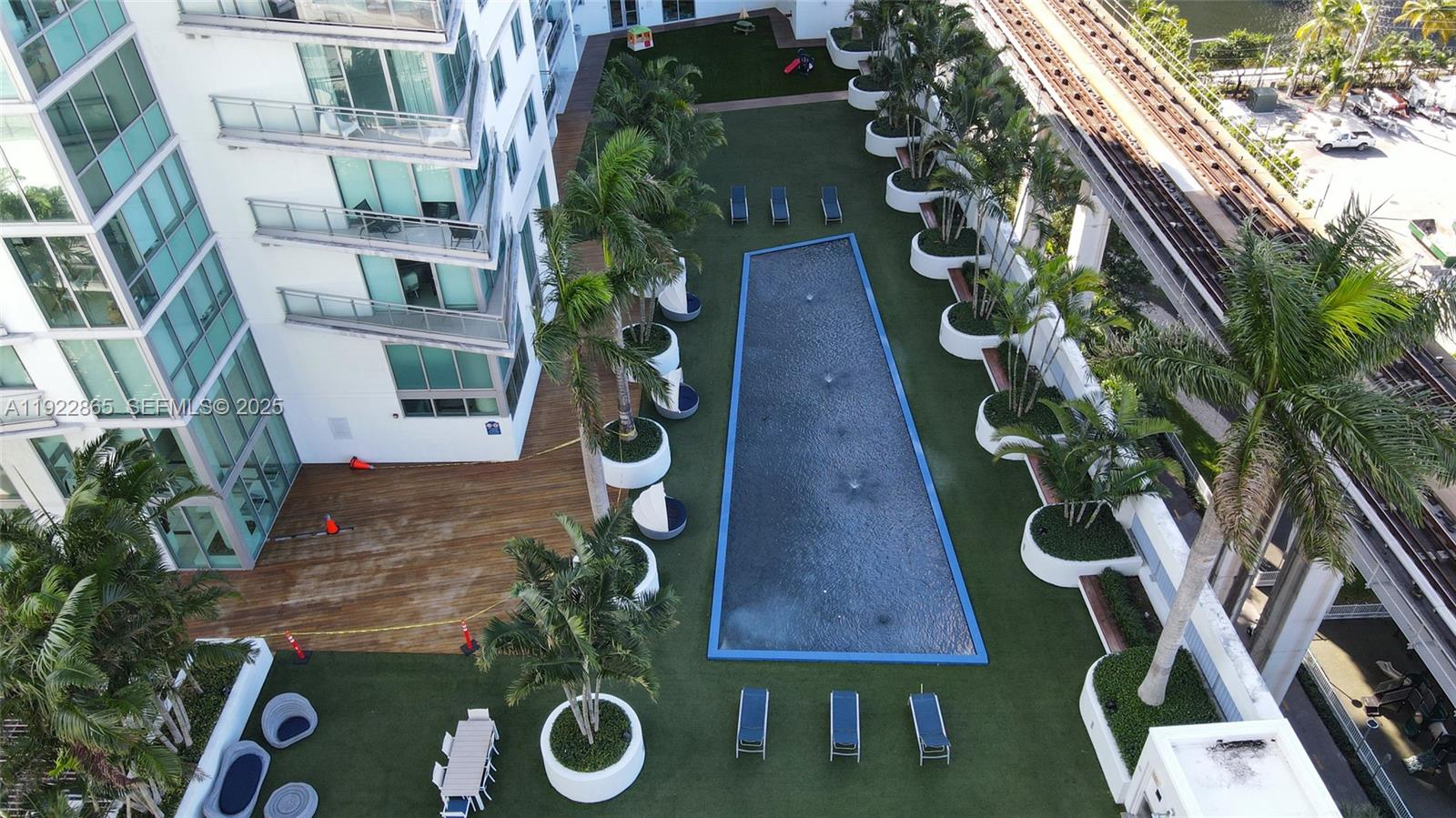 WIND CONDO - Residential Lease