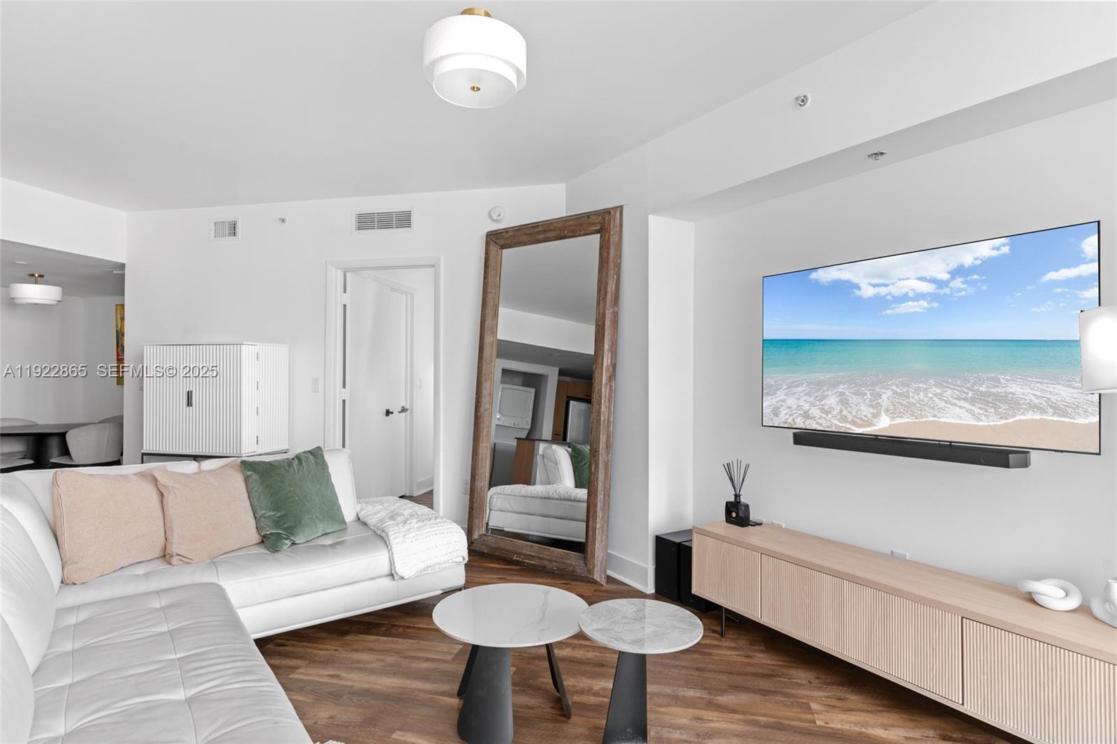 WIND CONDO - Residential Lease