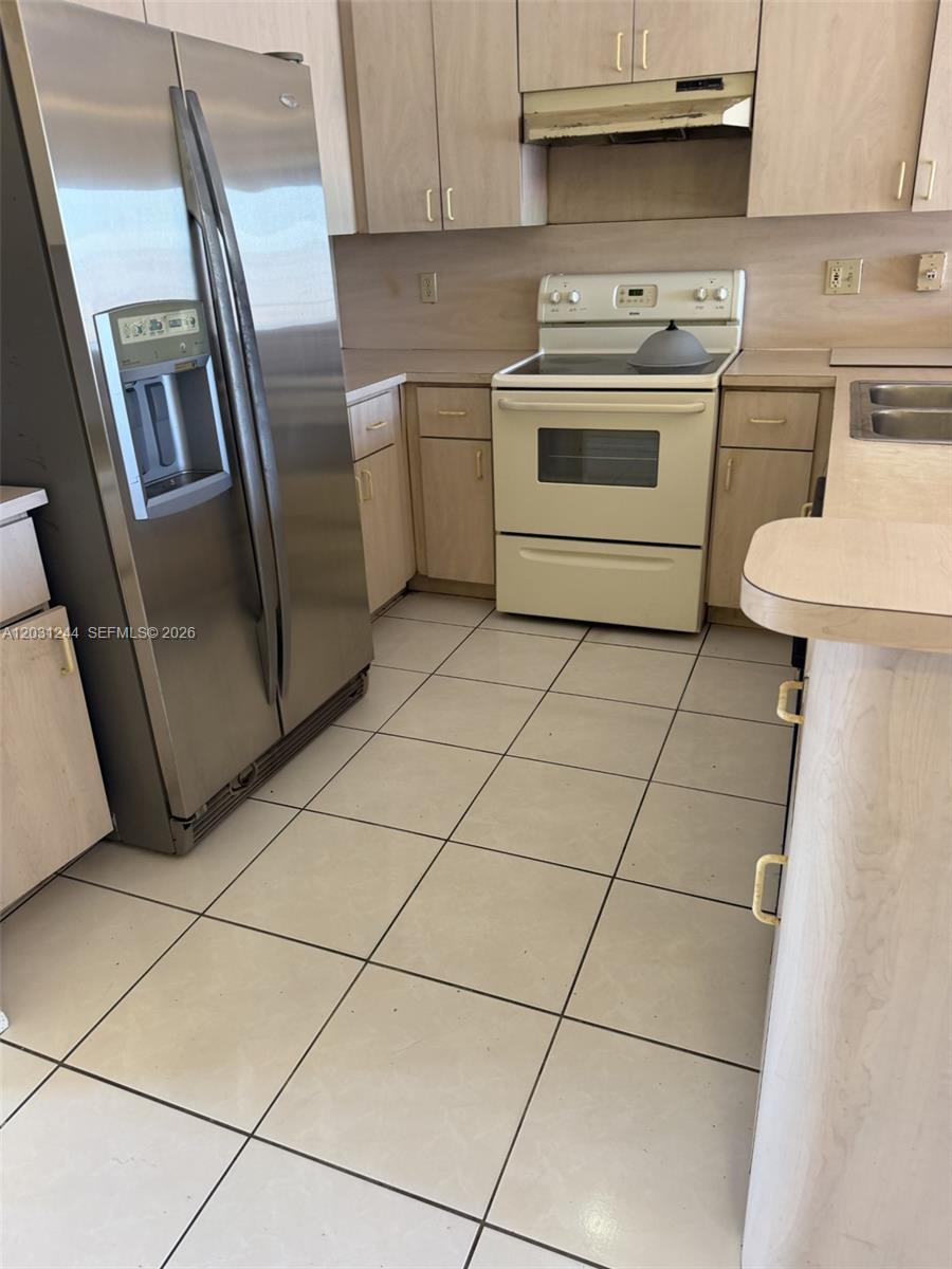 P A AT CORAL REEF - Residential
