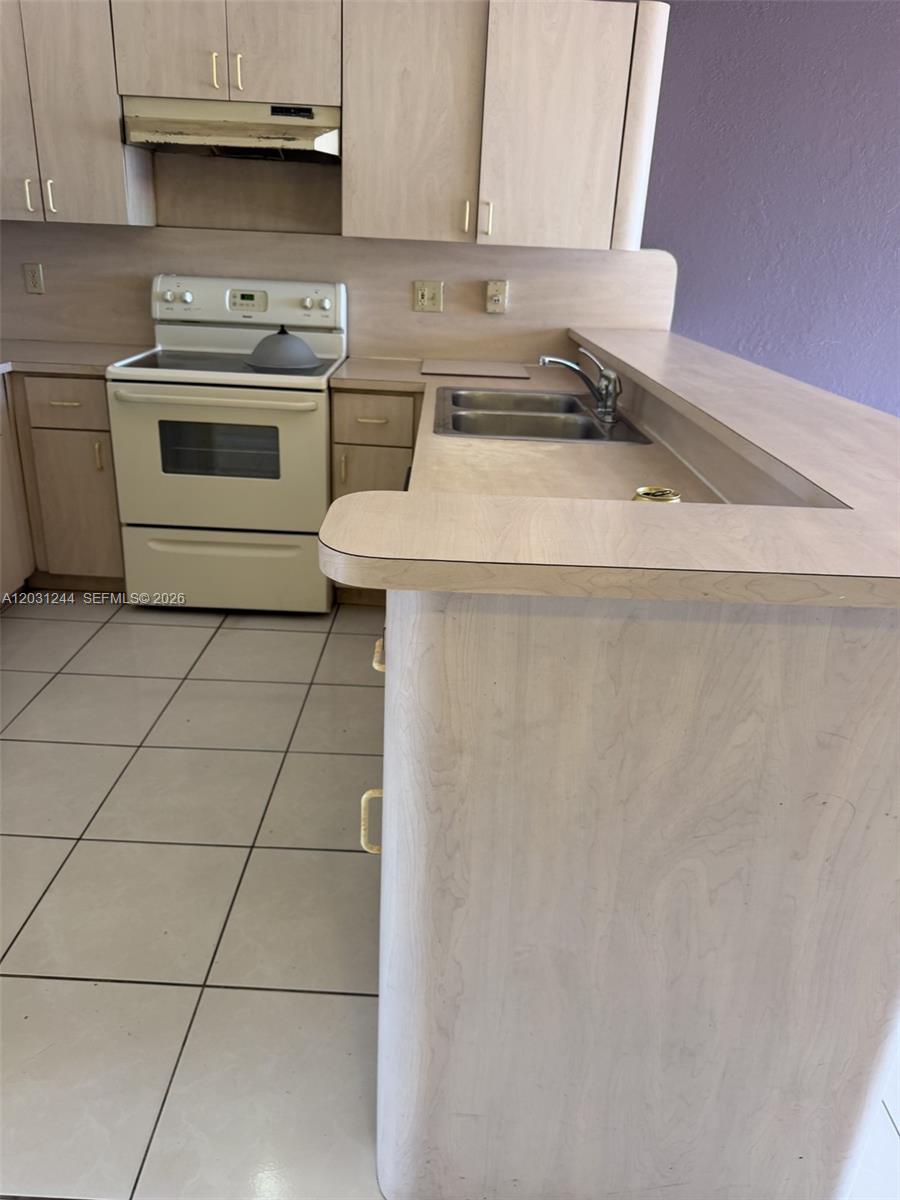 P A AT CORAL REEF - Residential
