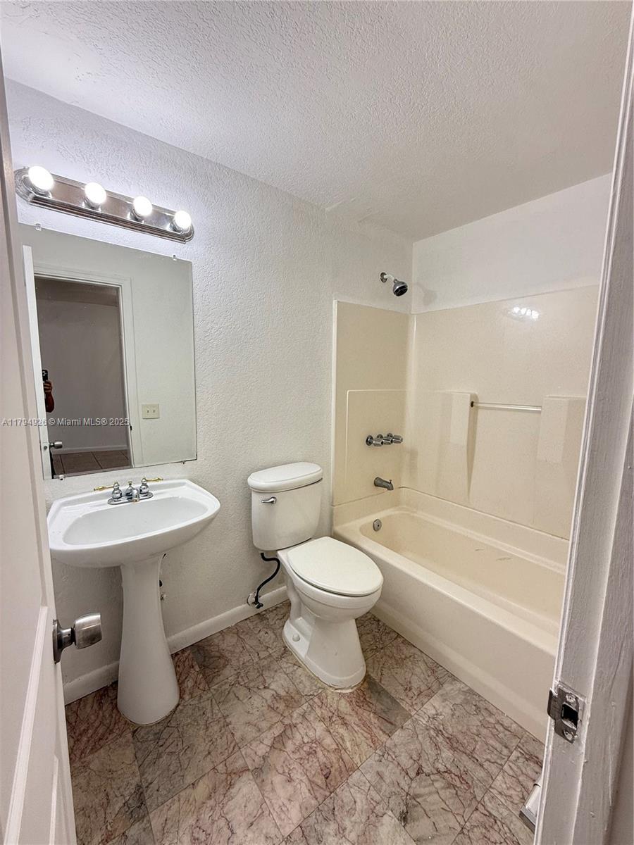 COLONIAL COURT CONDO BLDG - Residential Lease