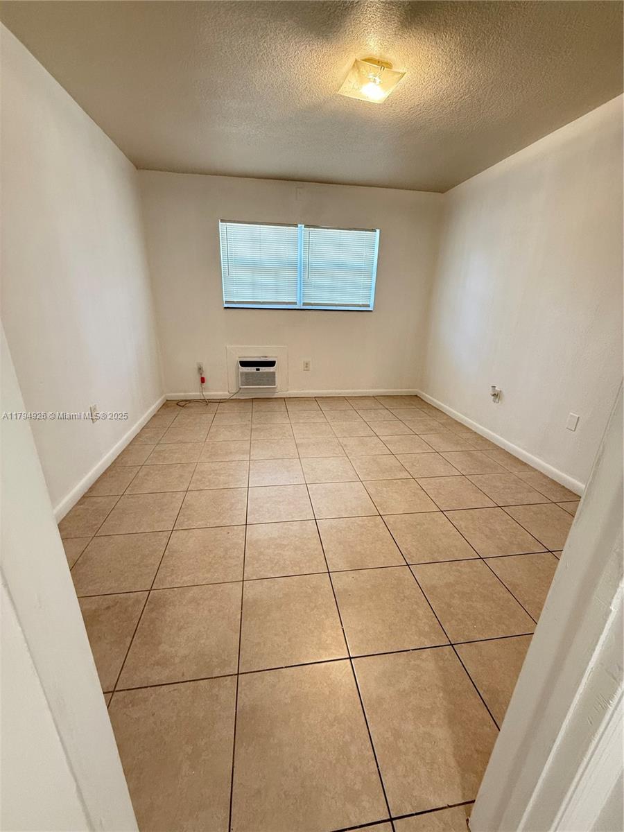 COLONIAL COURT CONDO BLDG - Residential Lease