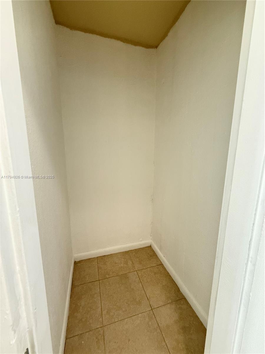 COLONIAL COURT CONDO BLDG - Residential Lease