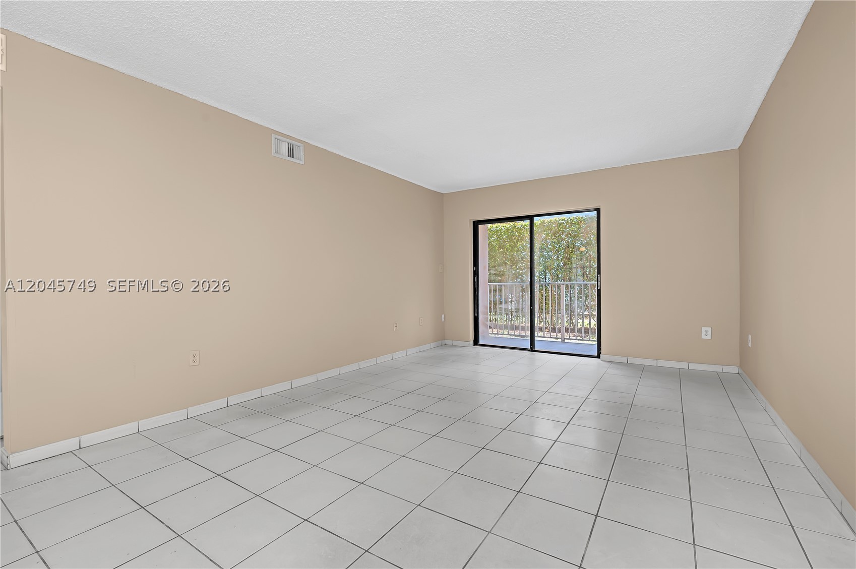 VILLAMORE CONDO - Residential Lease