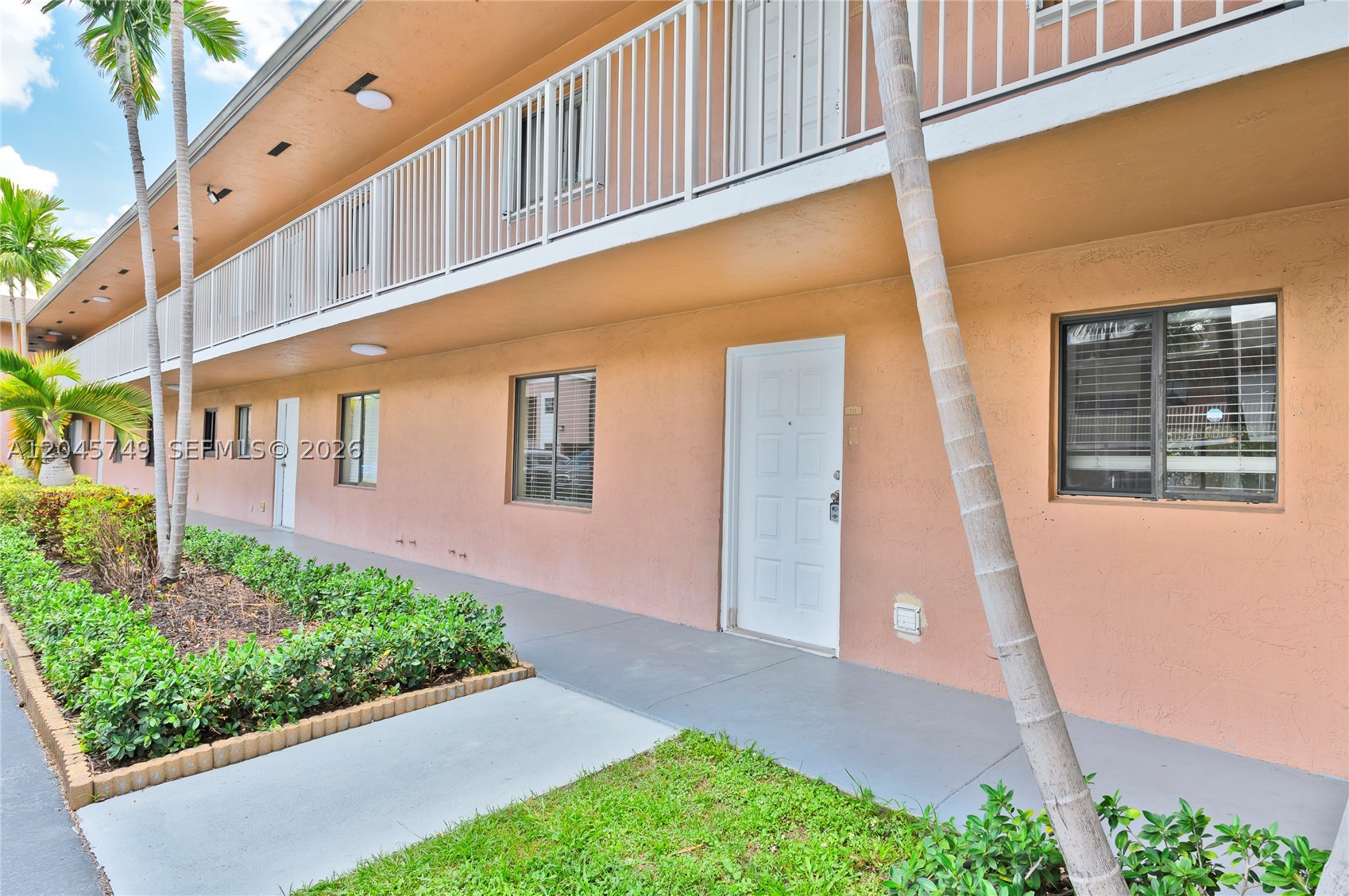 VILLAMORE CONDO - Residential Lease