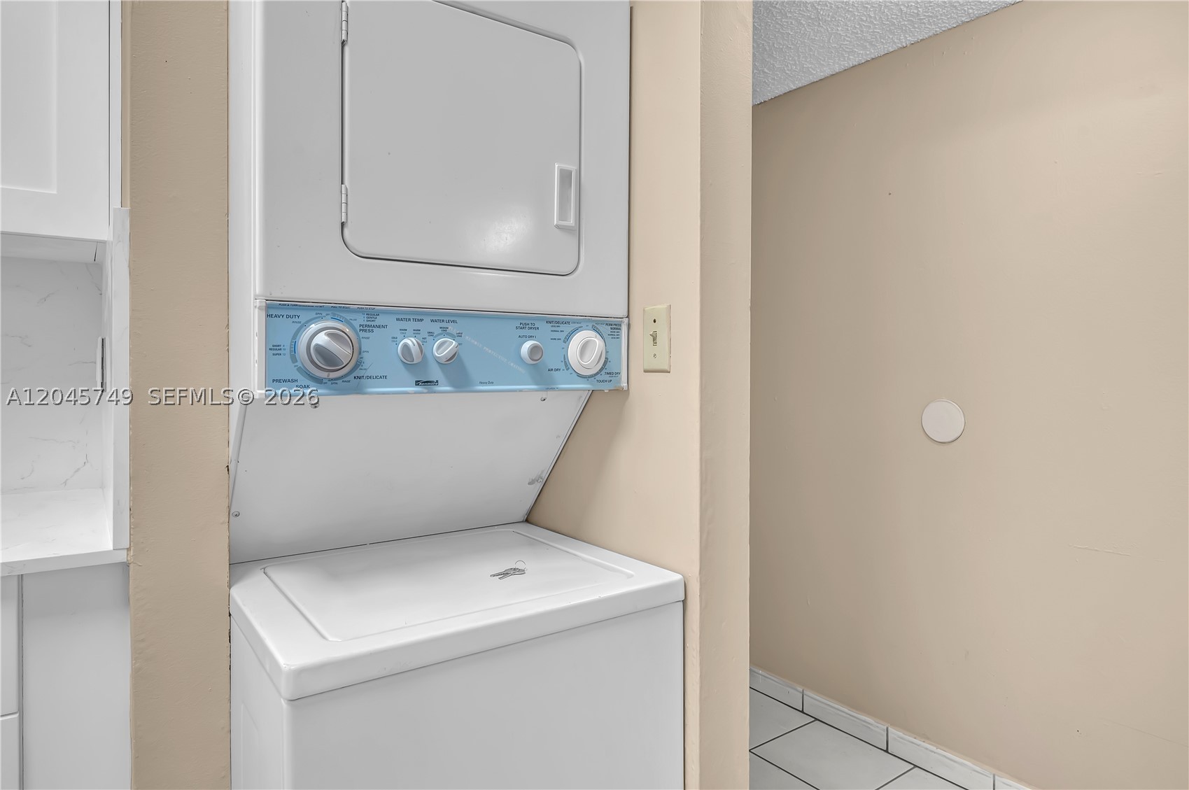 VILLAMORE CONDO - Residential Lease
