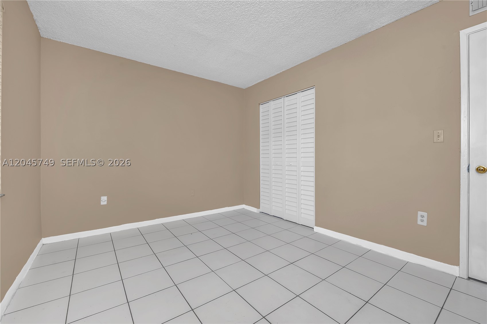 VILLAMORE CONDO - Residential Lease
