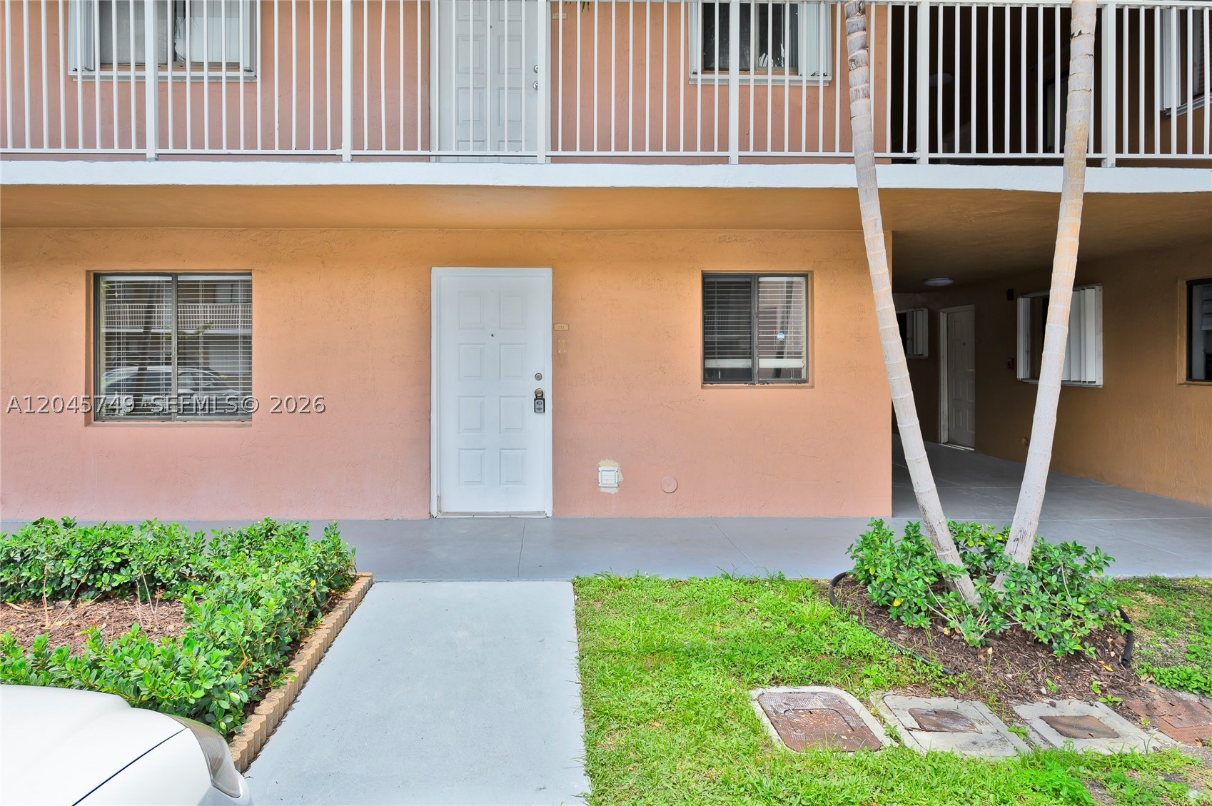 Great apartment in a prime location! This well-maintained home features two spacious bedrooms, one and a half bathrooms, and a beautiful, newer kitchen with modern finishes. Enjoy the convenience of an in-unit washer and dryer, as well as a private balcony perfect for relaxing.

Ideally located near the mall, hospital, Publix, schools, and with easy access to the Palmetto Expressway, this apartment offers both comfort and convenience. A wonderful place to call home!