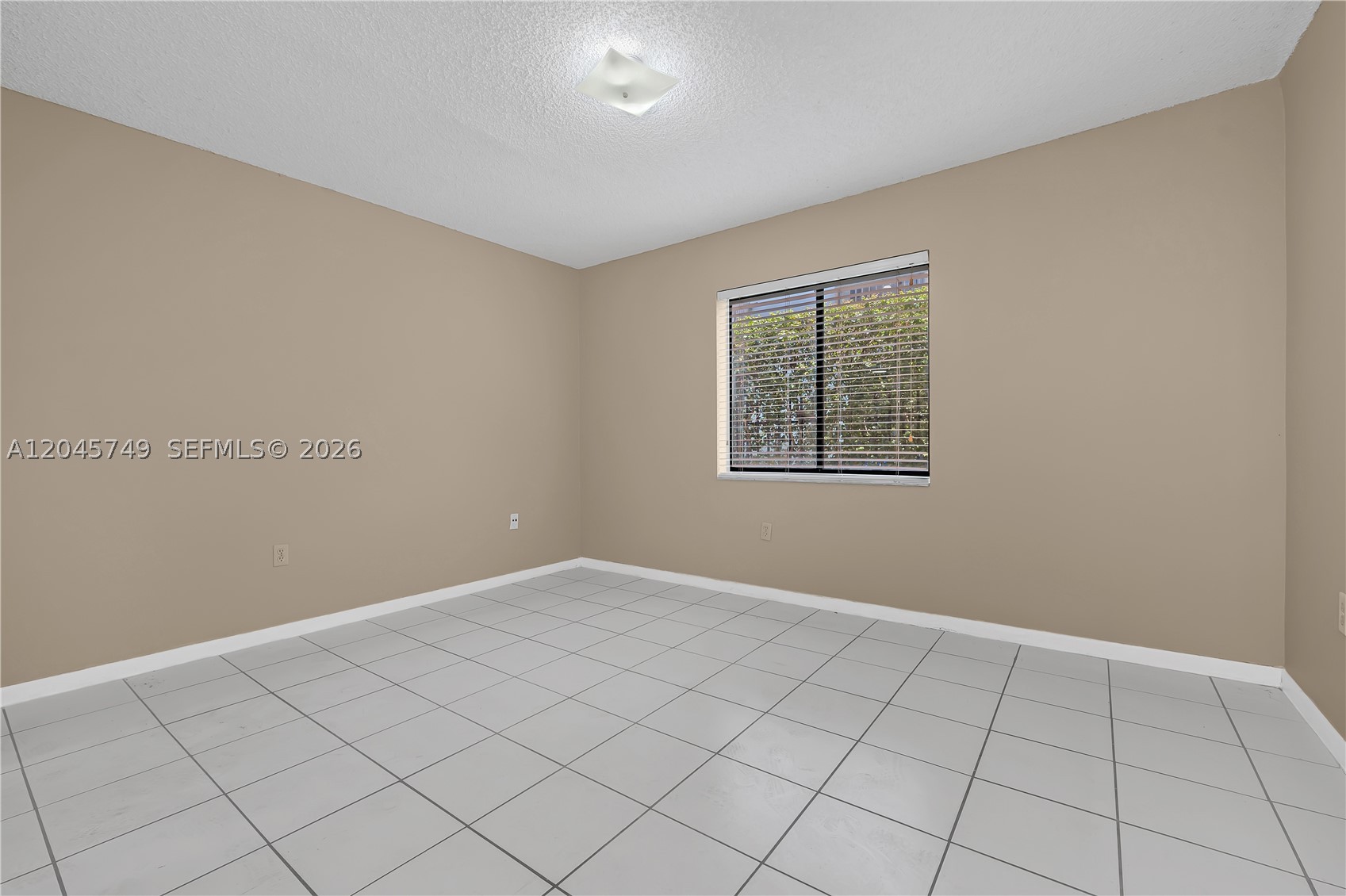 VILLAMORE CONDO - Residential Lease