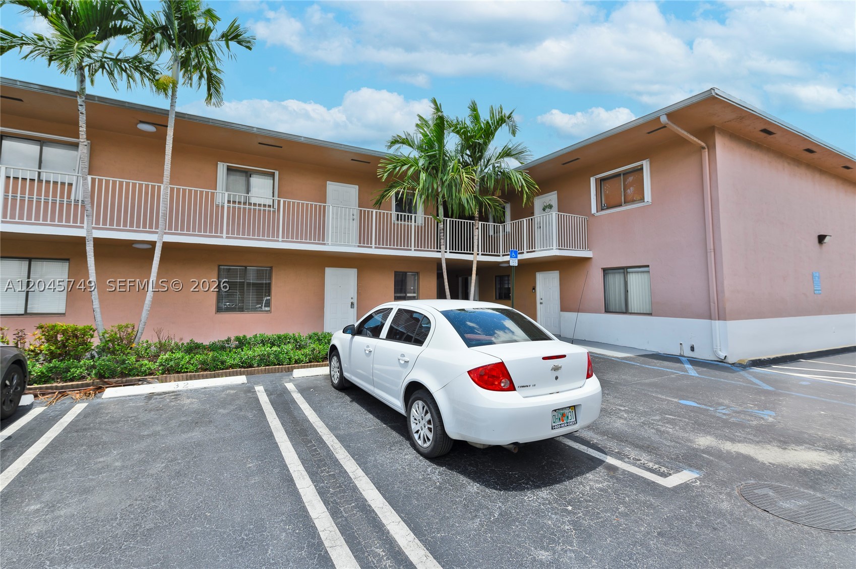 VILLAMORE CONDO - Residential Lease