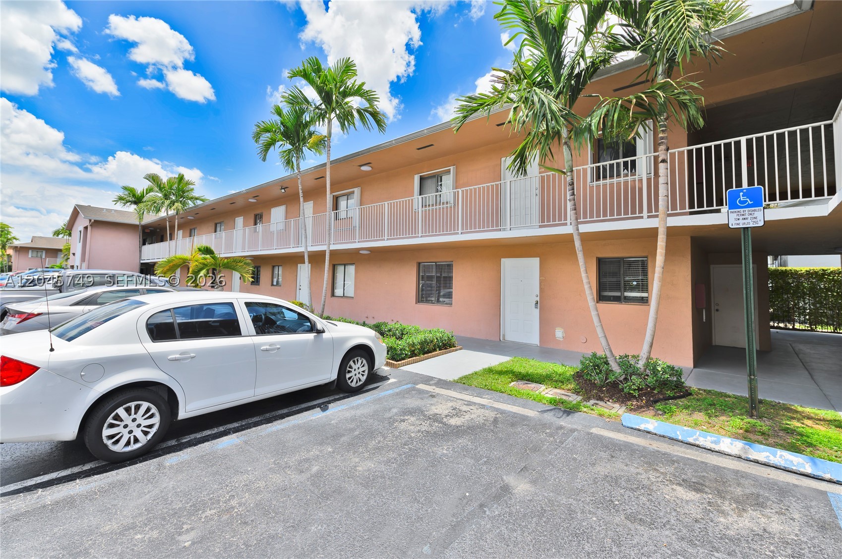 VILLAMORE CONDO - Residential Lease