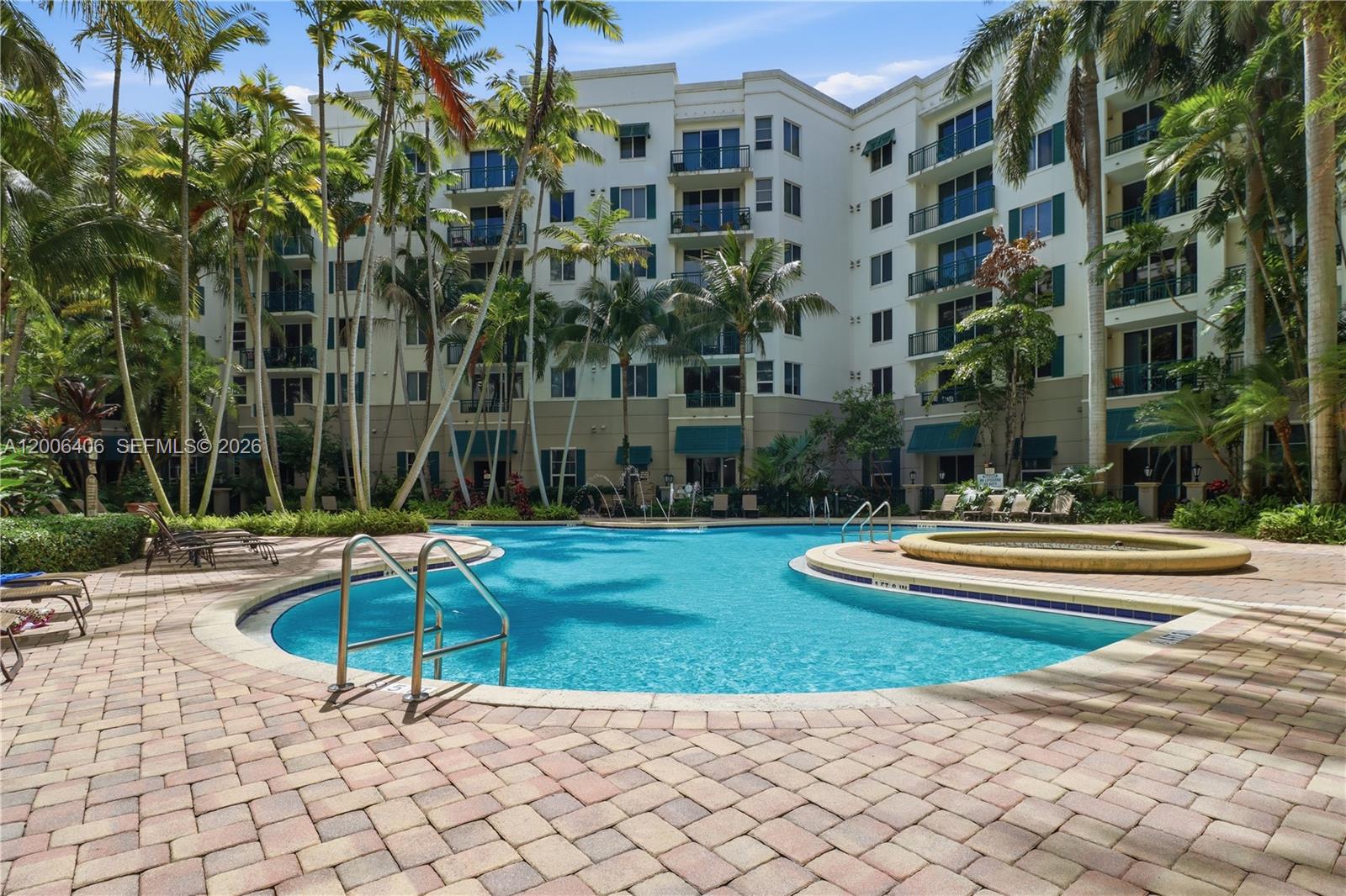 VERANDA CONDO - Residential