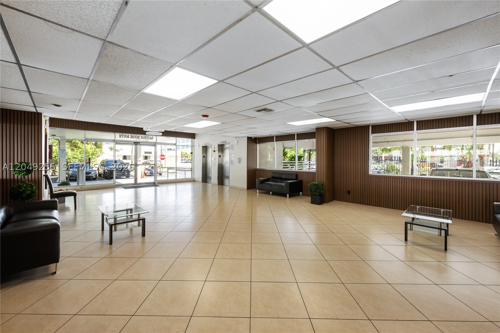 GATEWAY HOUSE CONDO - SOU - Residential Lease