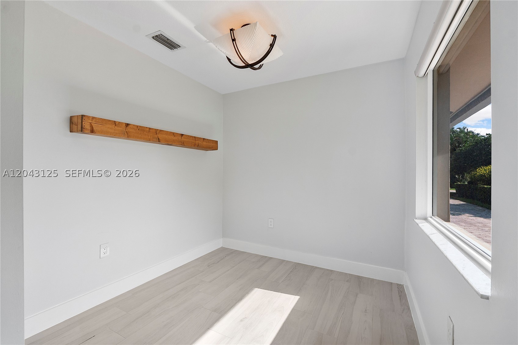 CHAMBERS LAND CO SUB NE1/ - Residential