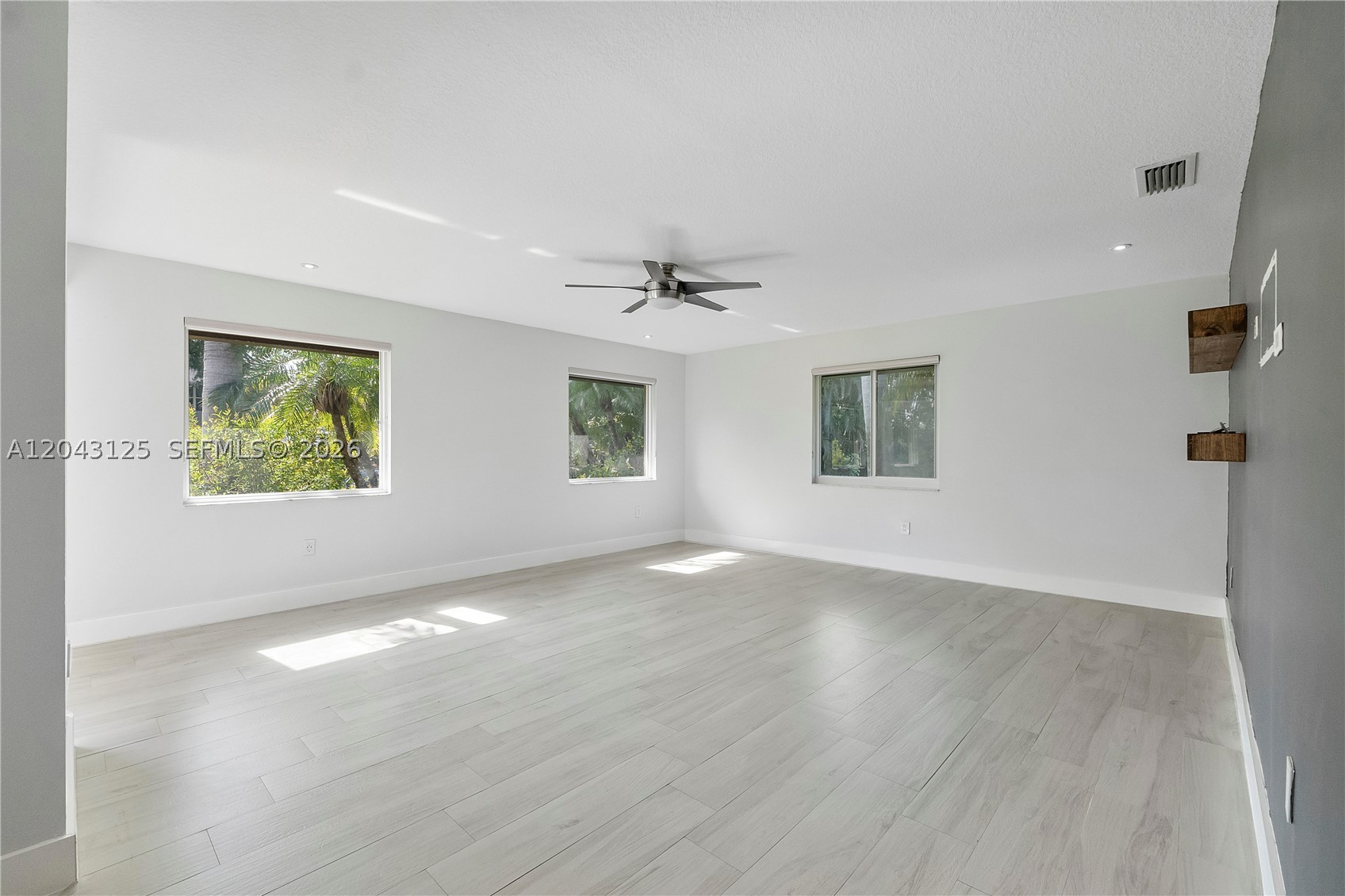 CHAMBERS LAND CO SUB NE1/ - Residential