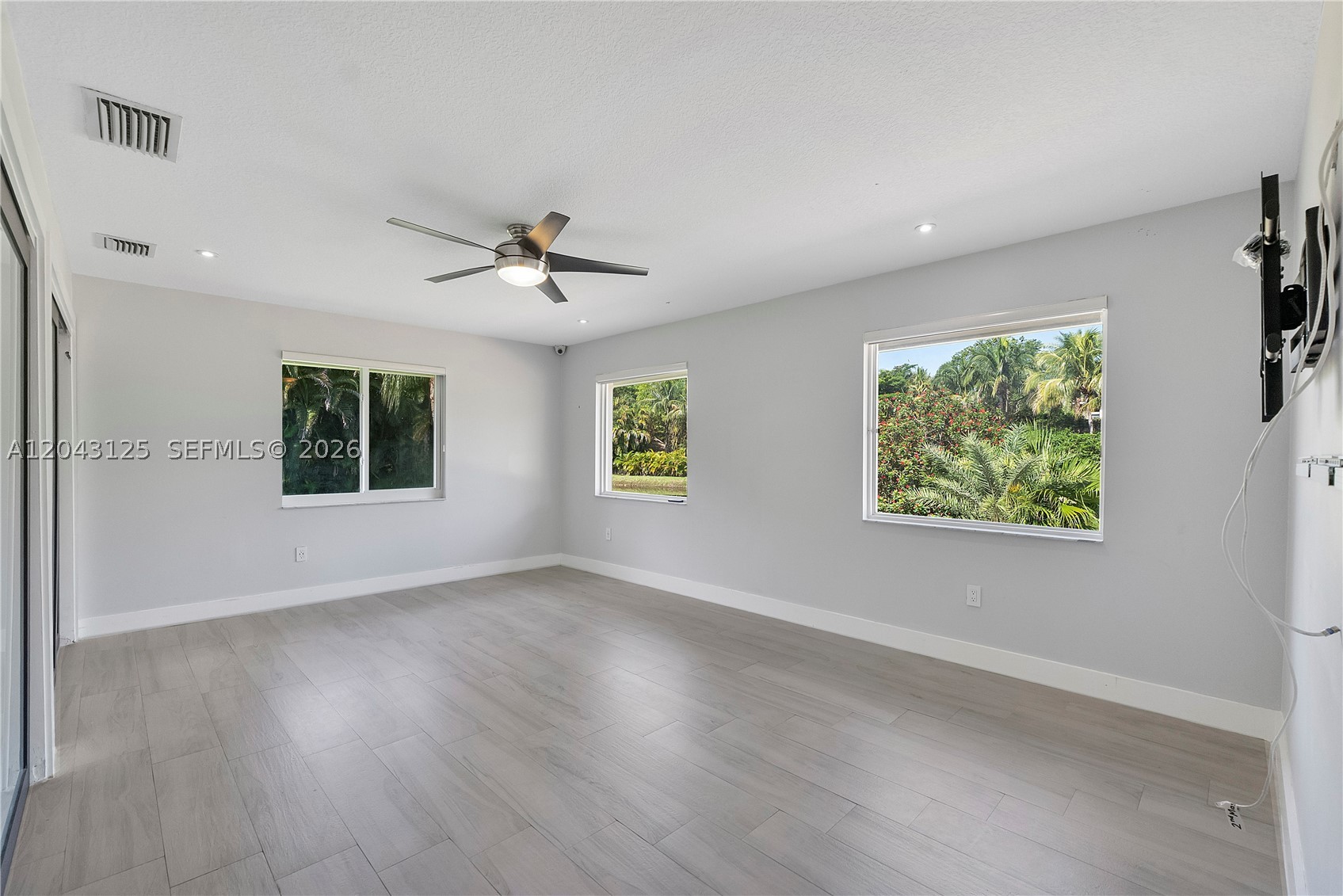 CHAMBERS LAND CO SUB NE1/ - Residential