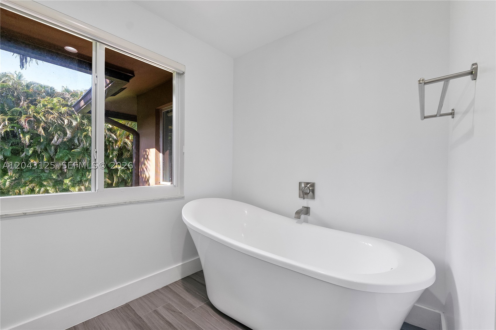CHAMBERS LAND CO SUB NE1/ - Residential