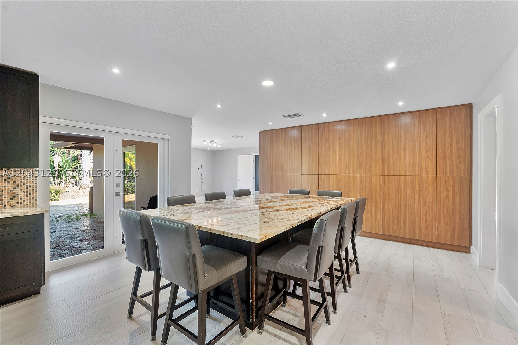 CHAMBERS LAND CO SUB NE1/ - Residential