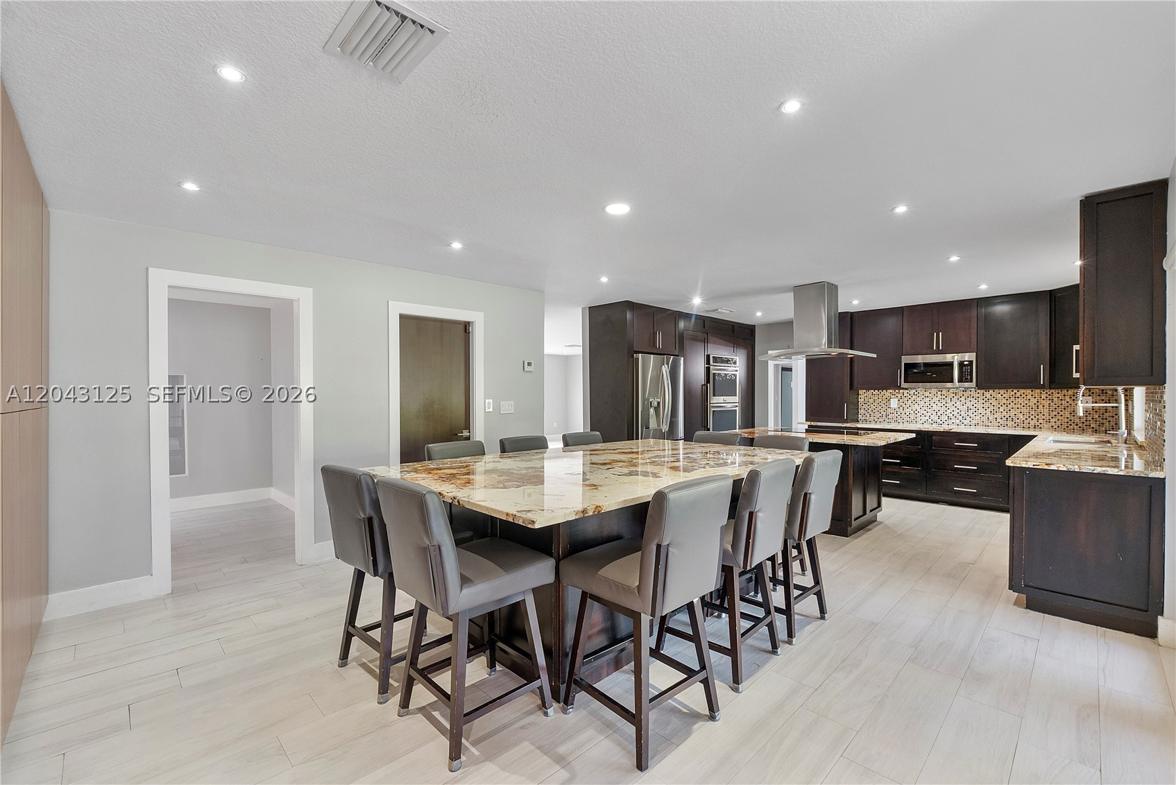 CHAMBERS LAND CO SUB NE1/ - Residential