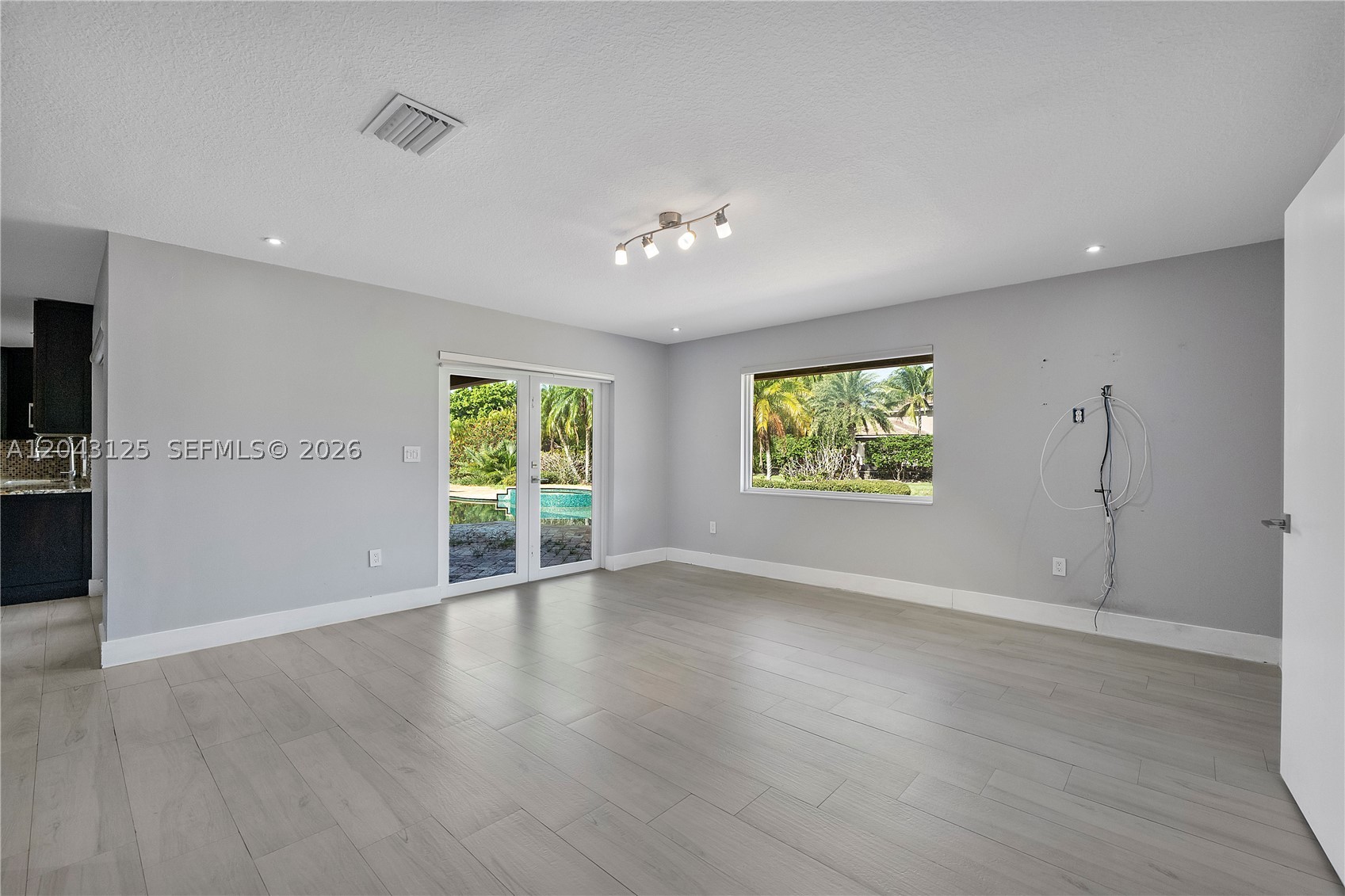CHAMBERS LAND CO SUB NE1/ - Residential