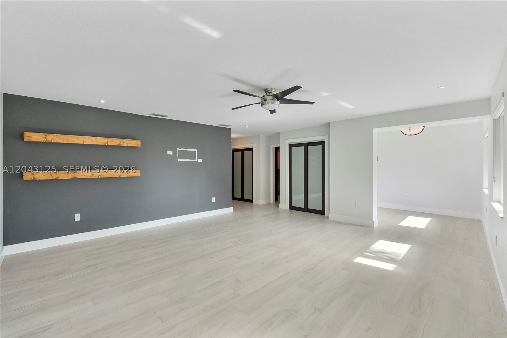 CHAMBERS LAND CO SUB NE1/ - Residential