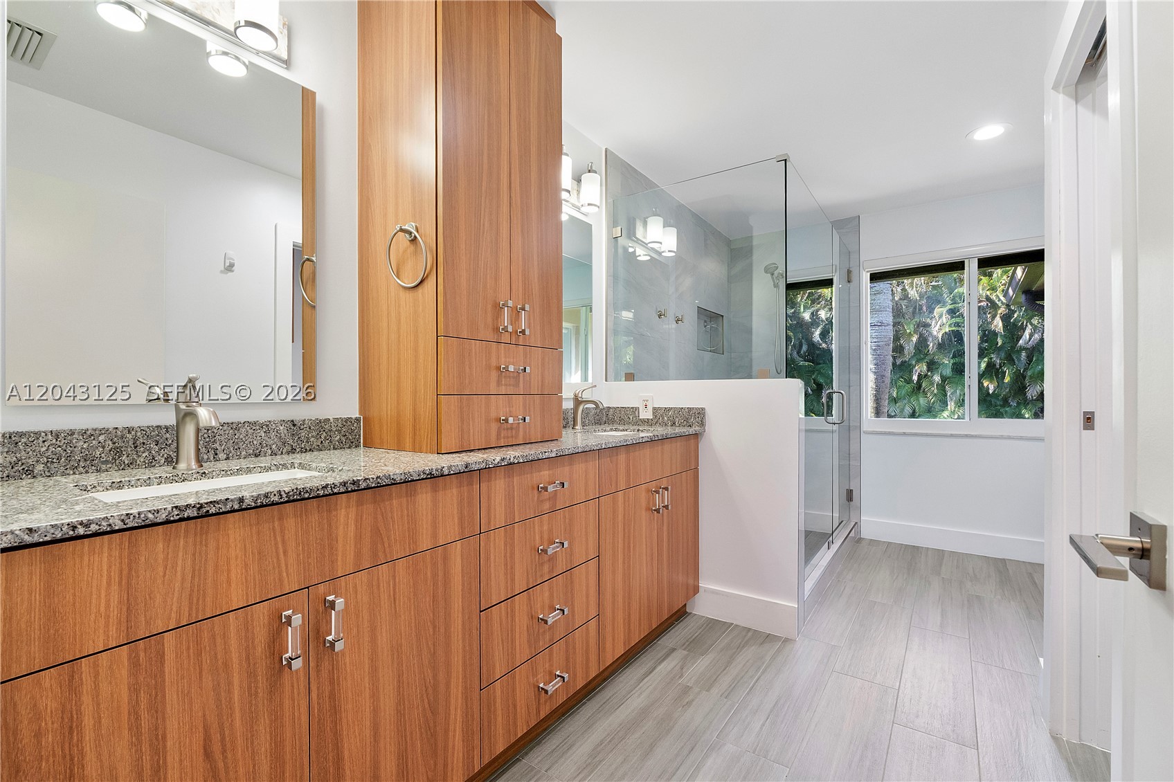 CHAMBERS LAND CO SUB NE1/ - Residential