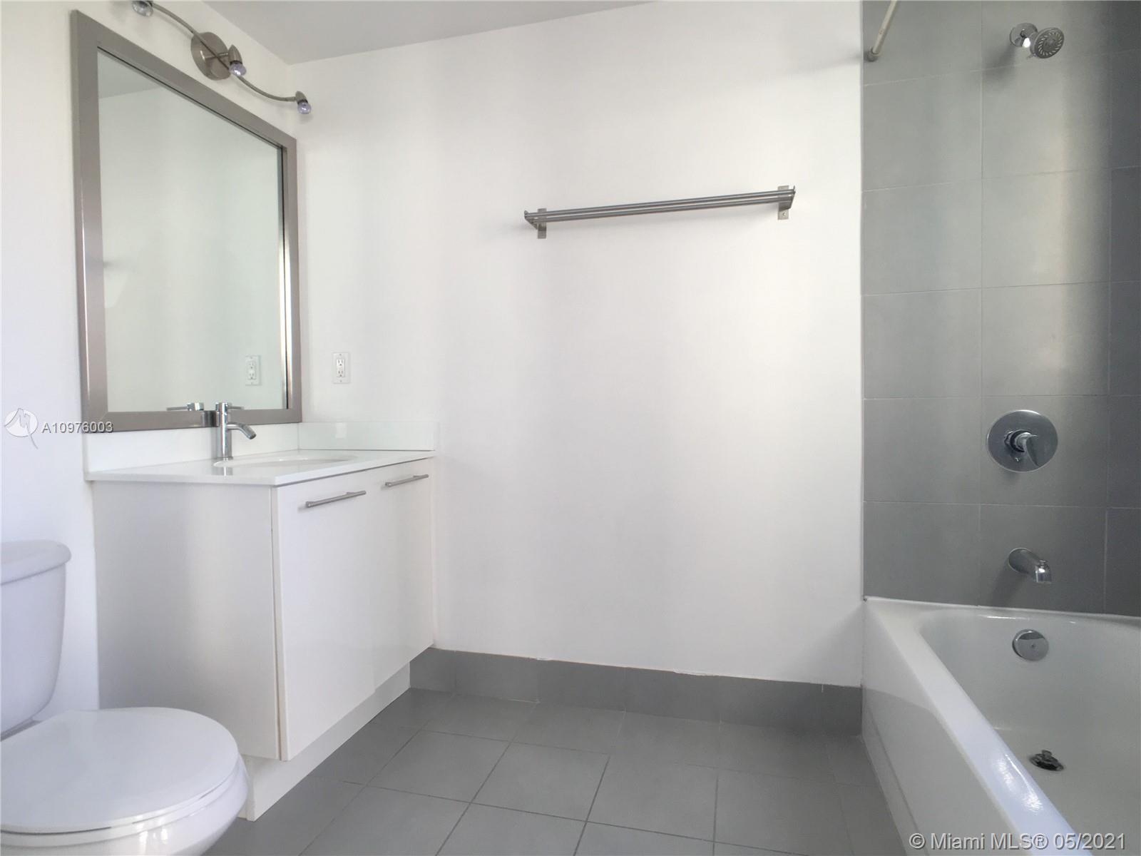 MINT CONDO - Residential