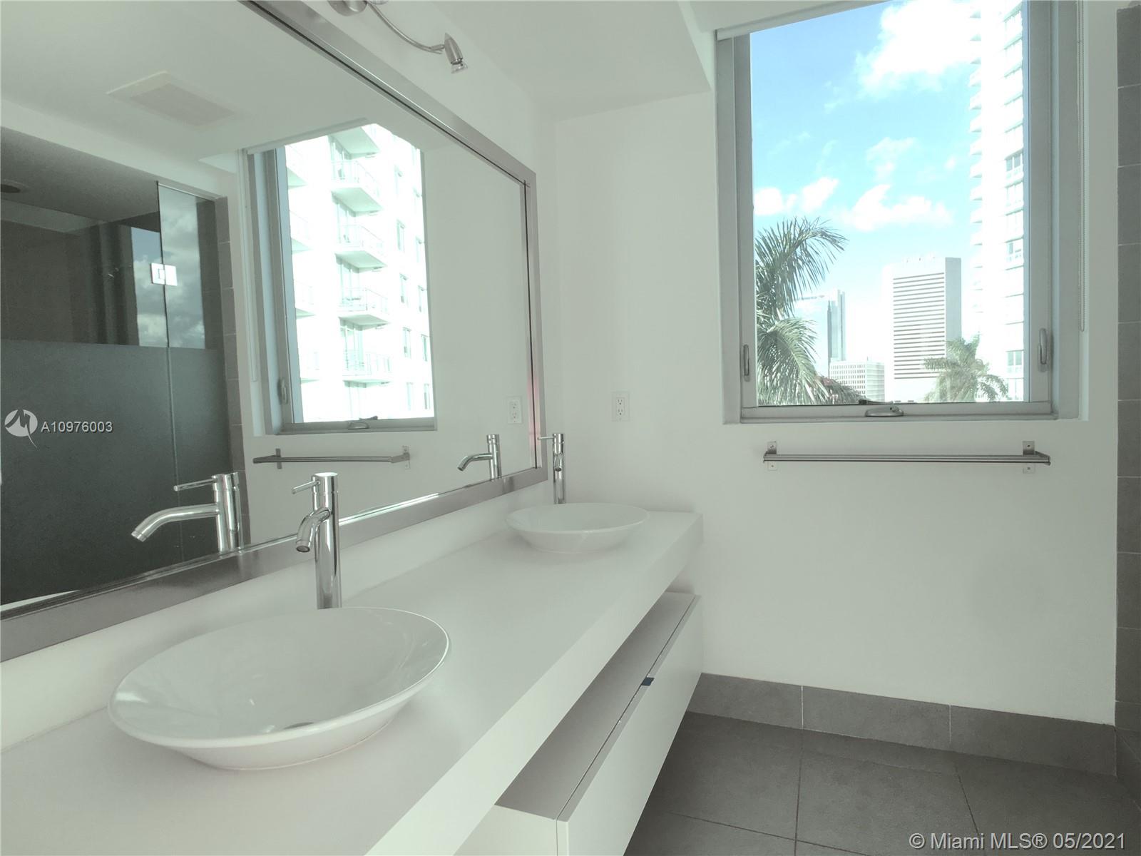 MINT CONDO - Residential