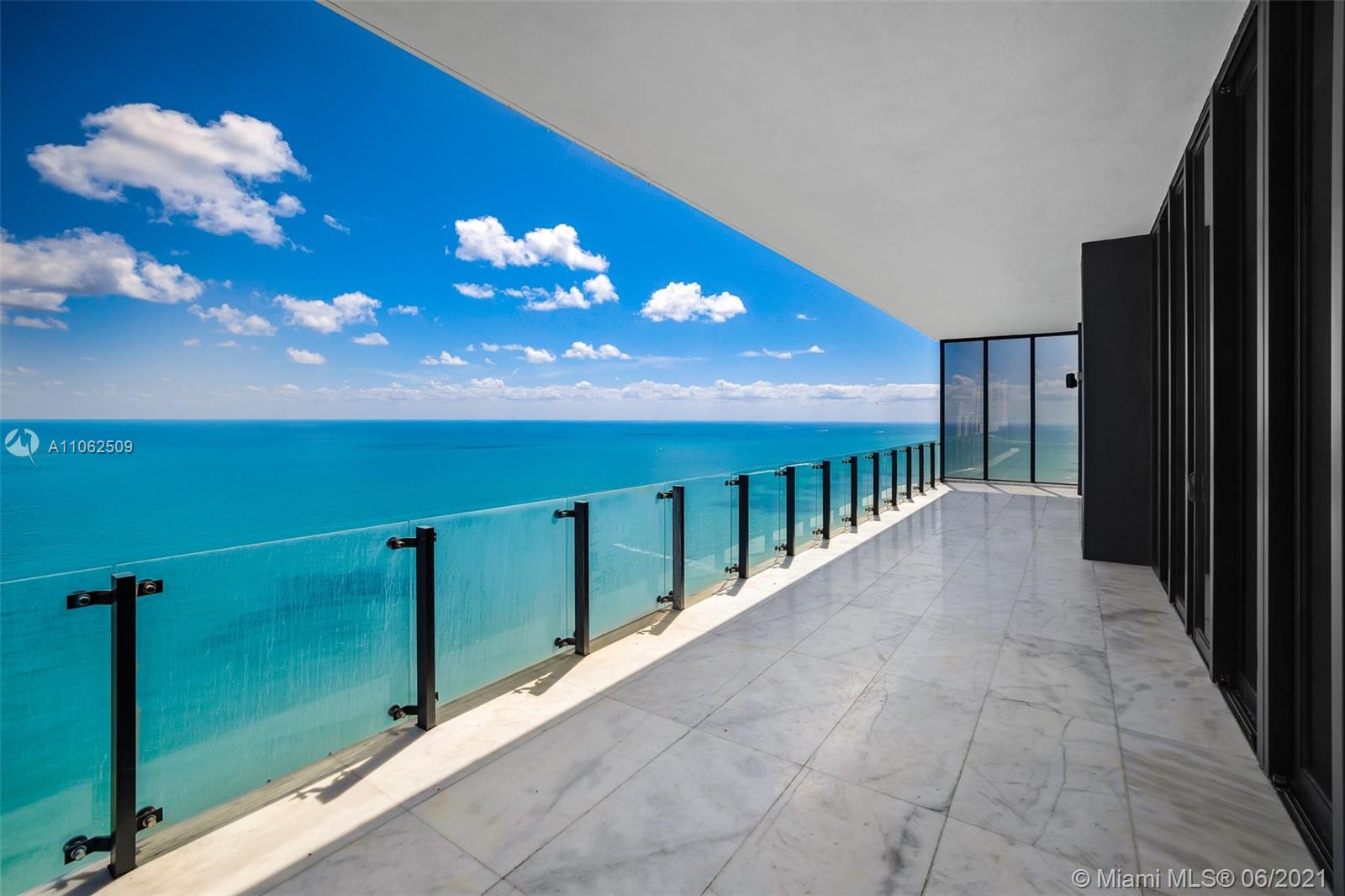 MUSE CONDO - Residential