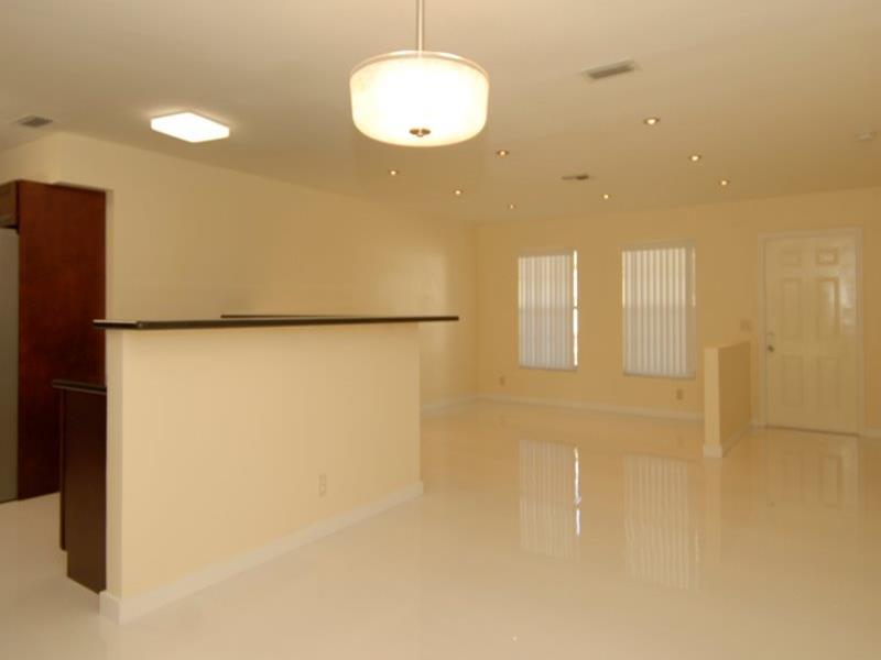 ROYAL PALM-VISTA EAST 90- - Residential