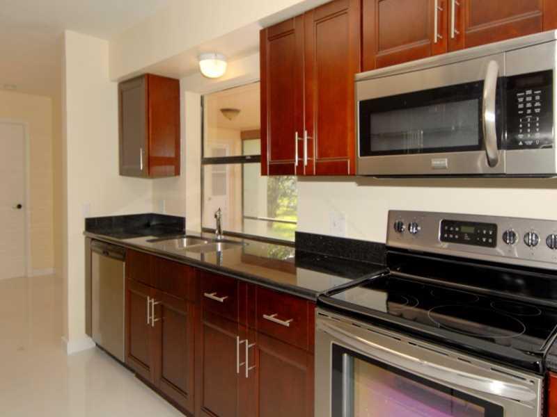 ROYAL PALM-VISTA EAST 90- - Residential