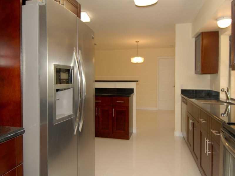 ROYAL PALM-VISTA EAST 90- - Residential