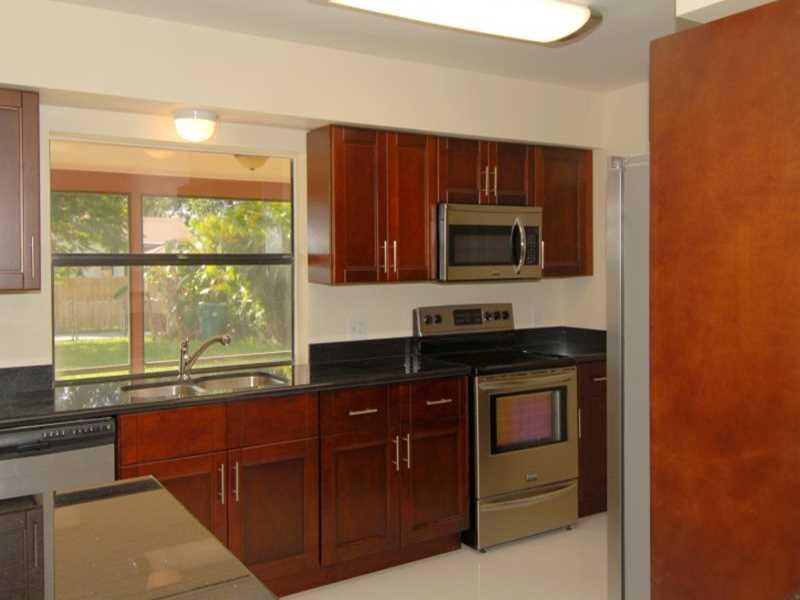 ROYAL PALM-VISTA EAST 90- - Residential