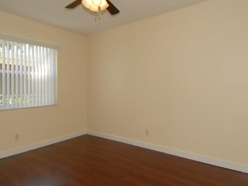 ROYAL PALM-VISTA EAST 90- - Residential